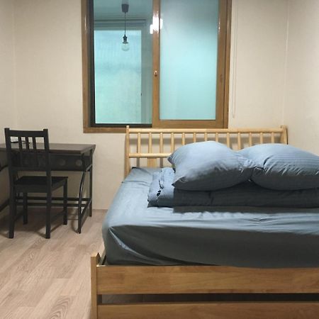 Busan Backpackers Екстер'єр фото