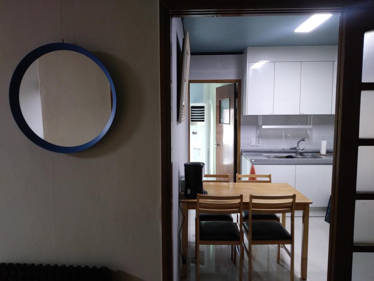 Busan Backpackers Екстер'єр фото