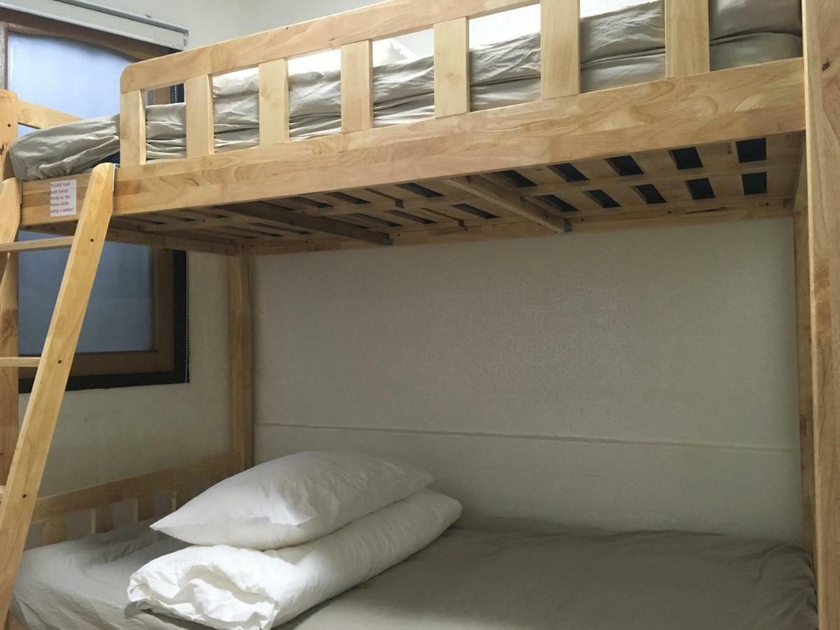 Busan Backpackers Екстер'єр фото