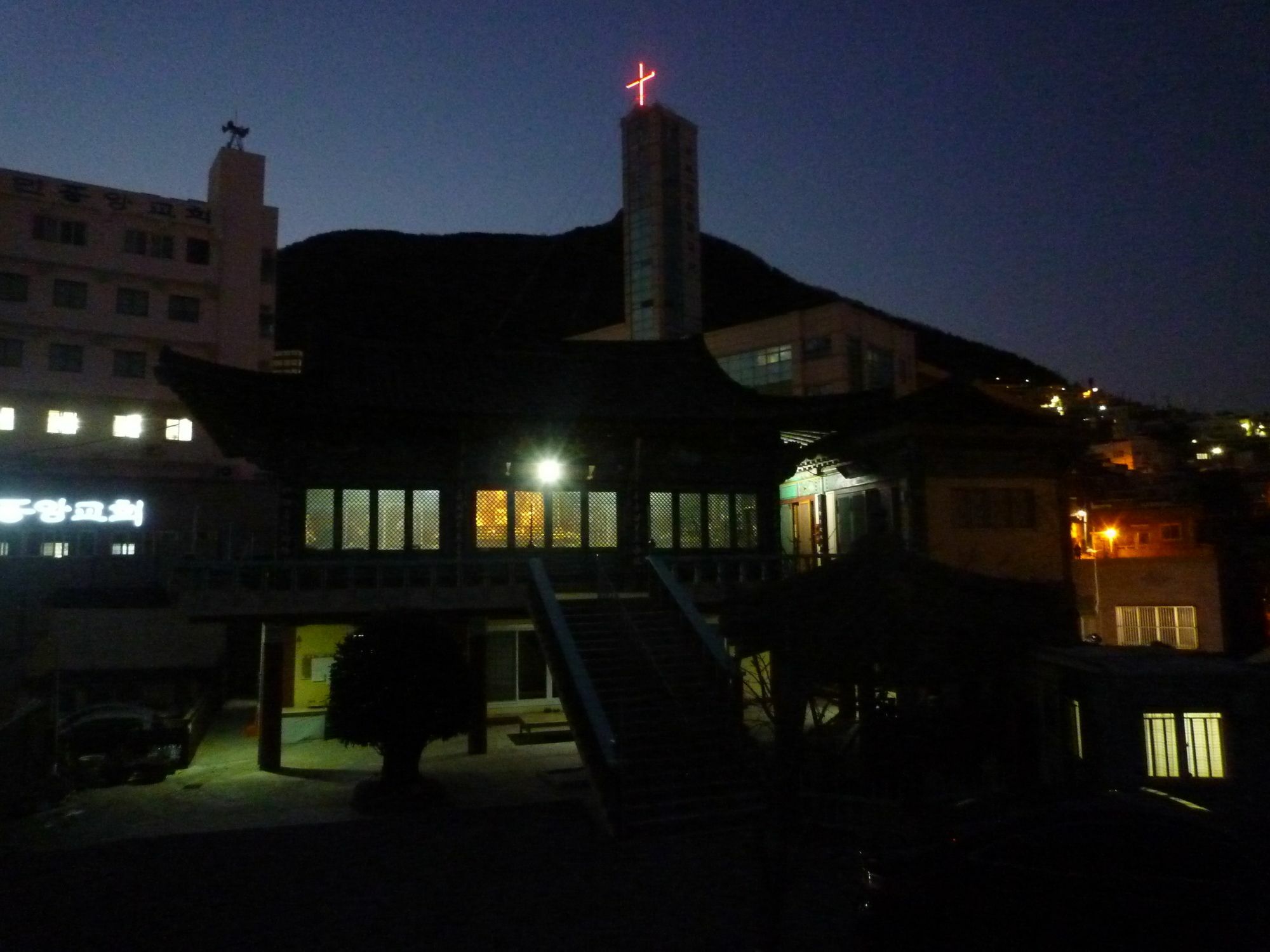 Busan Backpackers Екстер'єр фото